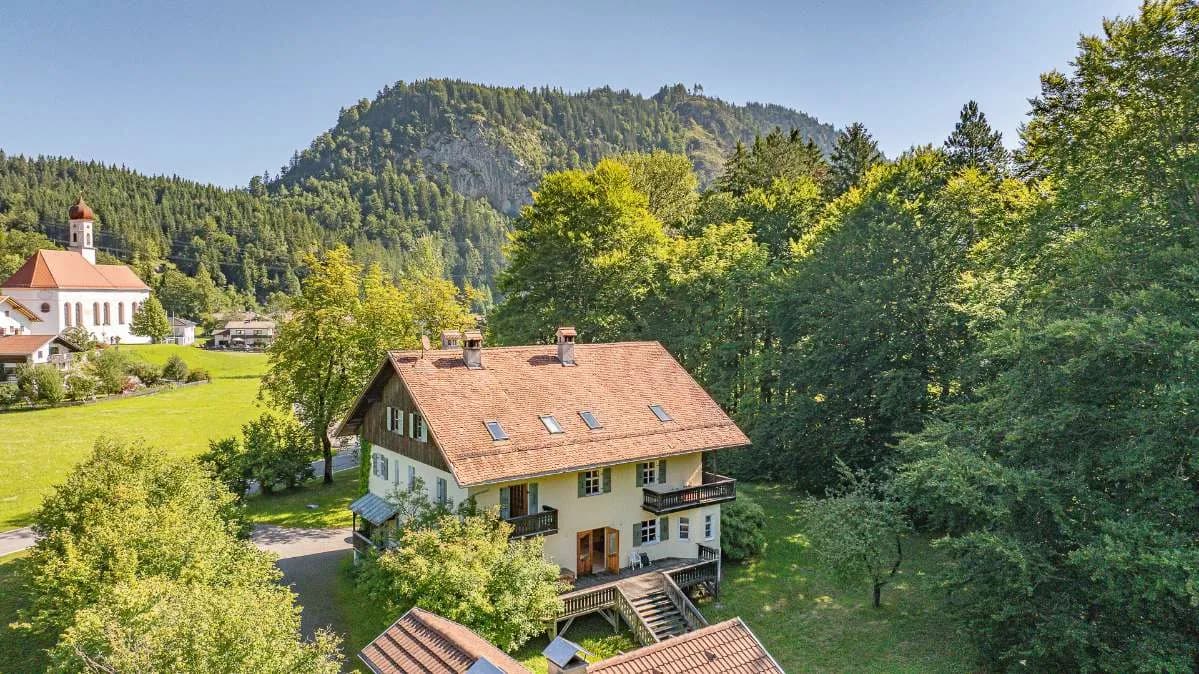 9-Zimmer-Immobilie kaufen in Reutte – 420 m², € 1.390.000 – Bild 2 von 18
