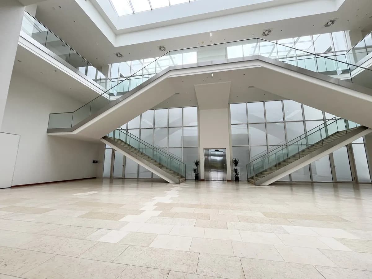 Gewerbeimmobilie mieten in Graz-Umgebung – 2 000 m², € 11 – Bild 2 von 7
