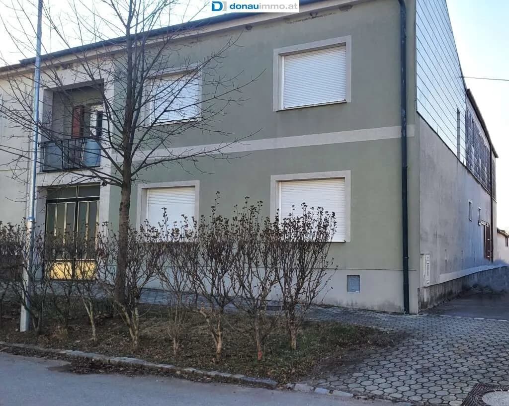 Haus kaufen in Neusiedl am See – 248 m², € 199.000