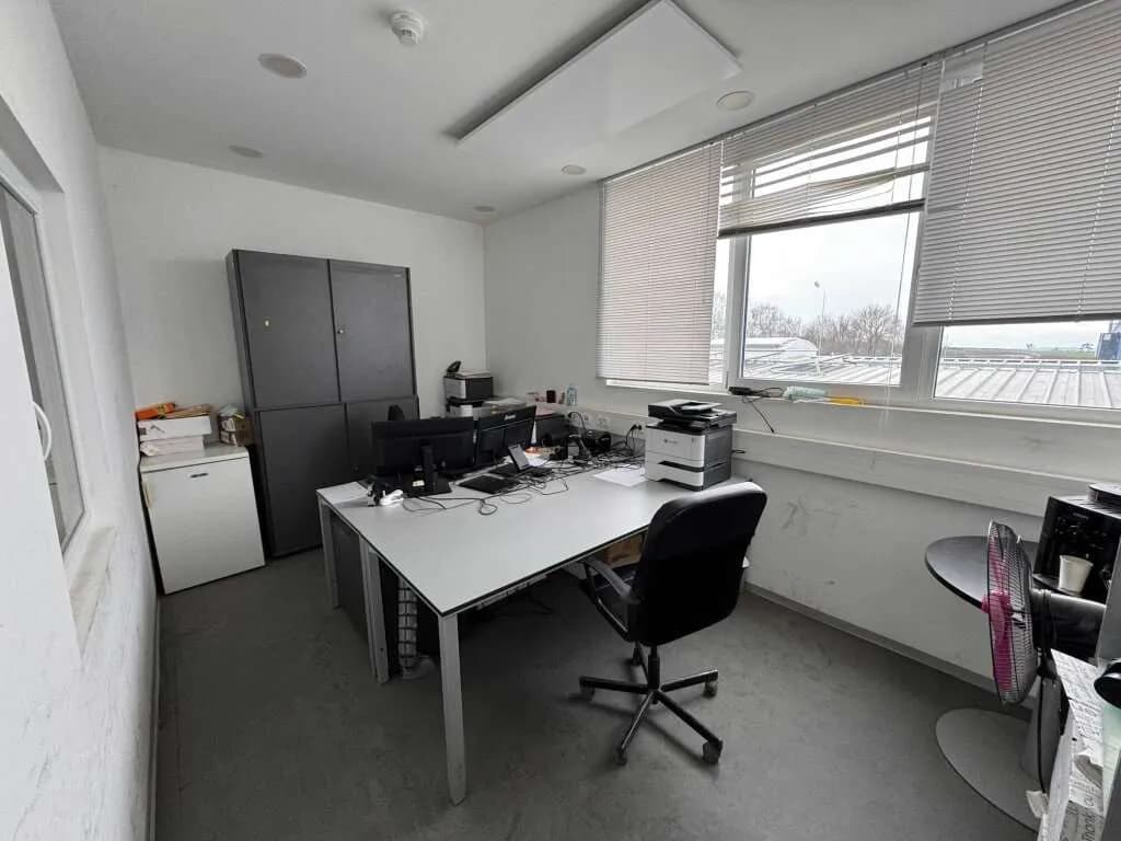 Gewerbeimmobilie mieten in Linz Land – 1 500 m², € 10.050 – Bild 4 von 12