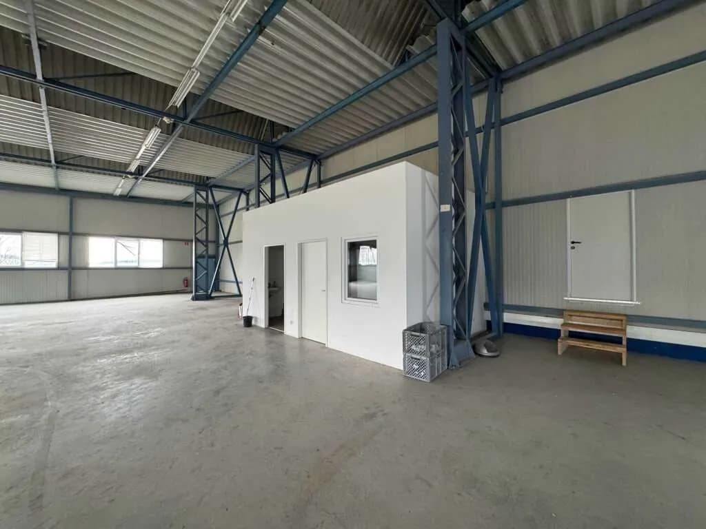 Gewerbeimmobilie mieten in Linz Land – 1 500 m², € 10.050 – Bild 12 von 12
