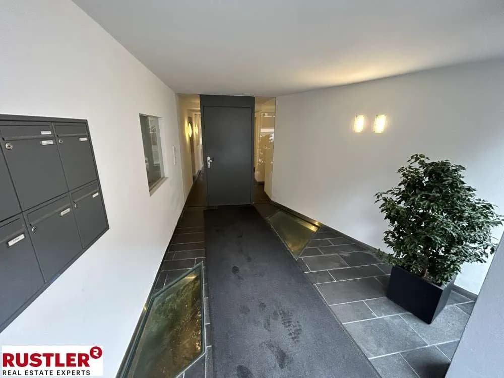 5-Zimmer-Gewerbeimmobilie mieten in Salzburg Stadt – 159 m², € 2.050 – Bild 2 von 9