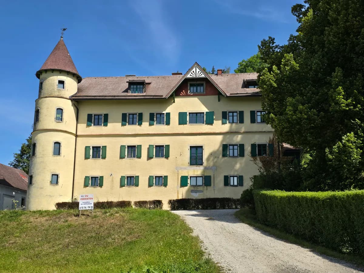5-Zimmer-Wohnung mieten in Urfahr-Umgebung – 181 m², € 1.577