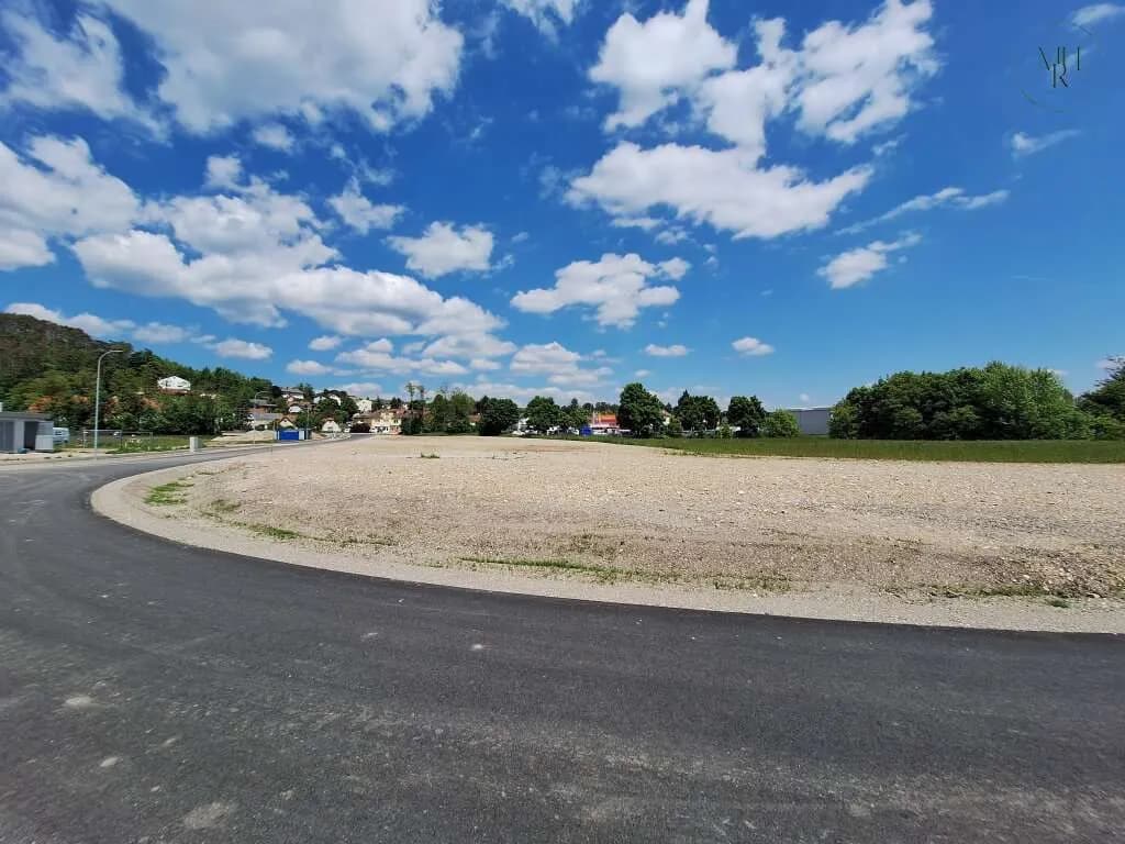 Immobilie kaufen in Baden – 4 000 m² – Bild 2 von 4