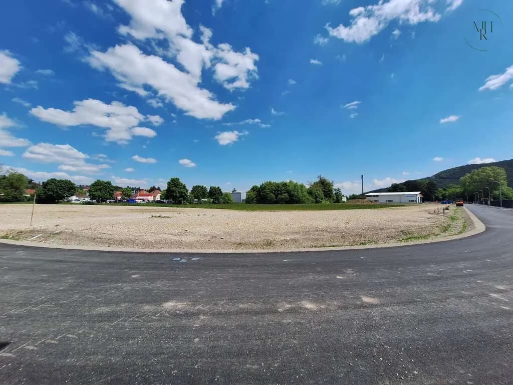 Immobilie kaufen in Baden – 4 000 m² – Bild 3 von 4