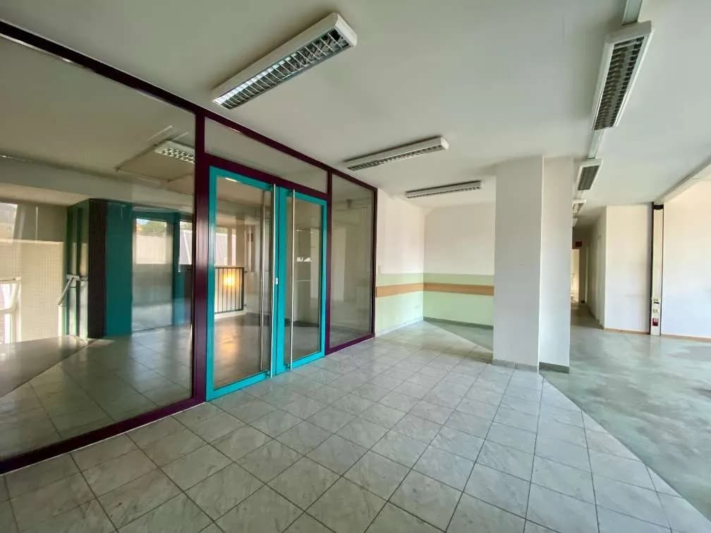 8-Zimmer-Gewerbeimmobilie mieten in Graz – 293 m²