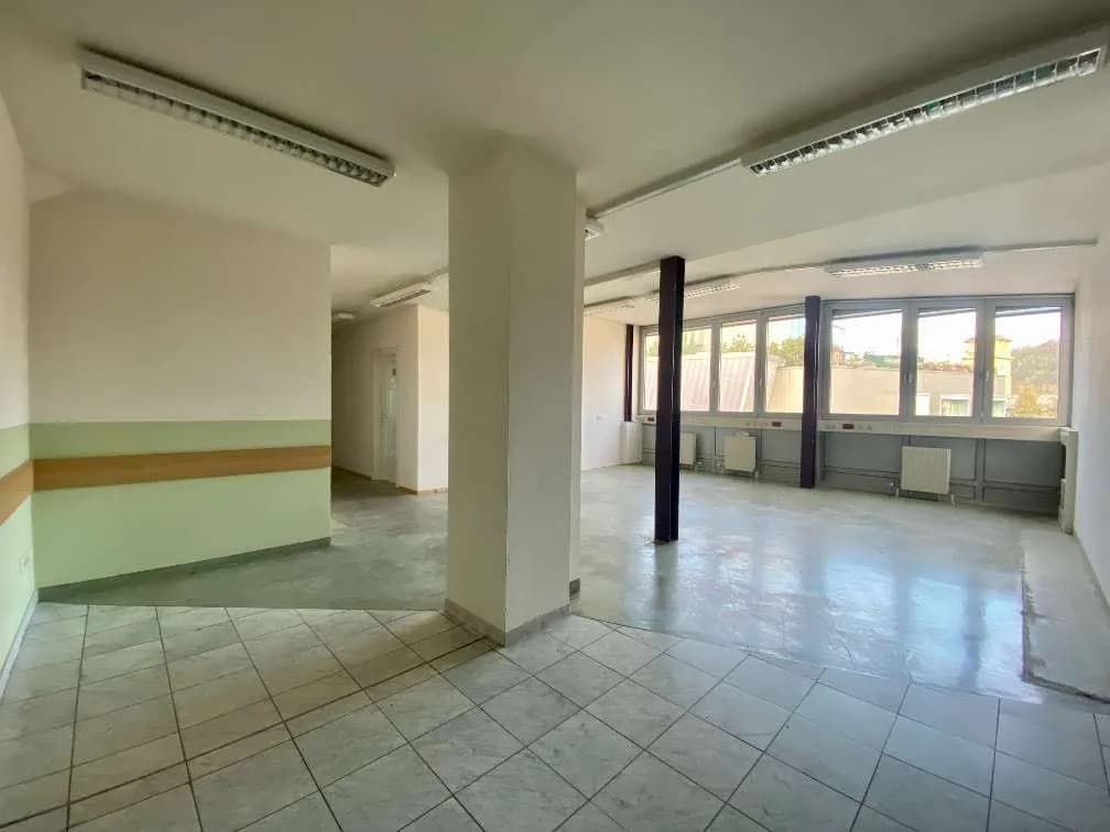 8-Zimmer-Gewerbeimmobilie mieten in Graz – 293 m² – Bild 2 von 6
