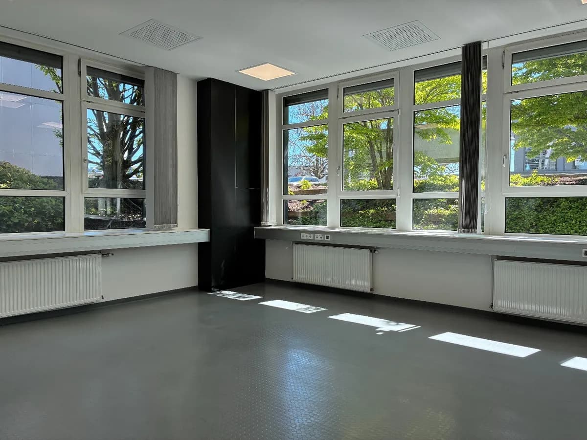 Gewerbeimmobilie mieten in Linz Land – 104 m², € 953
