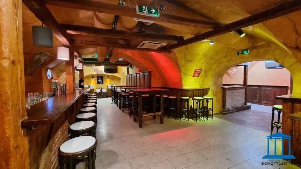 Gewerbeimmobilie mieten in Wiener Neustadt – 316 m², € 2.413