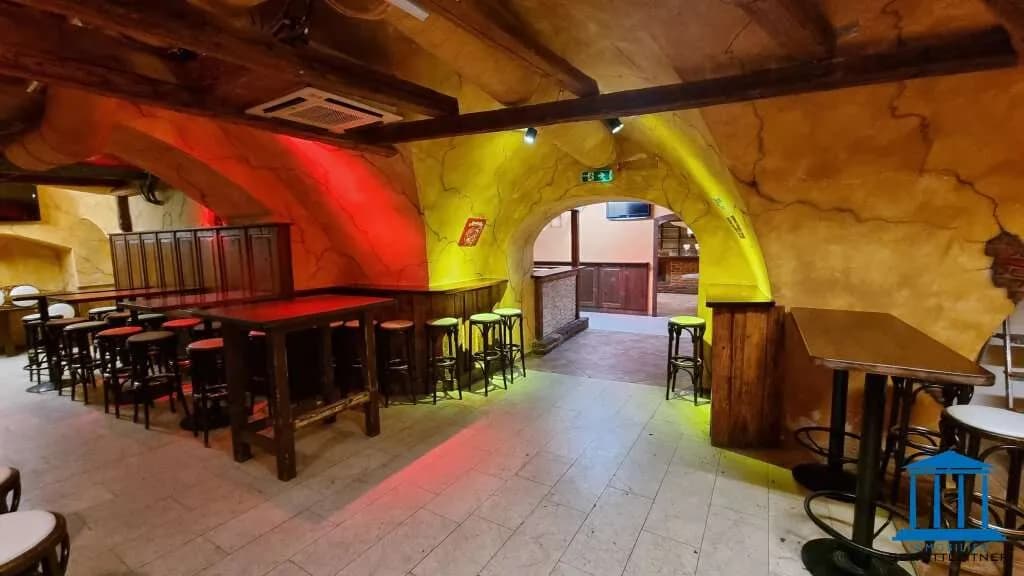 Gewerbeimmobilie mieten in Wiener Neustadt – 316 m², € 2.413 – Bild 2 von 31