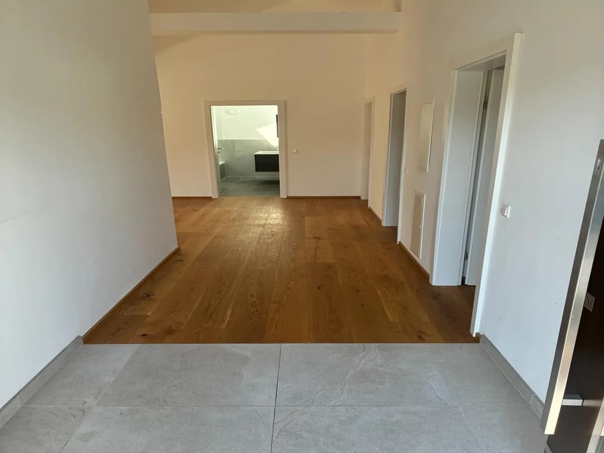 4-Zimmer-Immobilie mieten in Salzburg Stadt – 118,42 m², € 2.795 – Bild 2 von 12