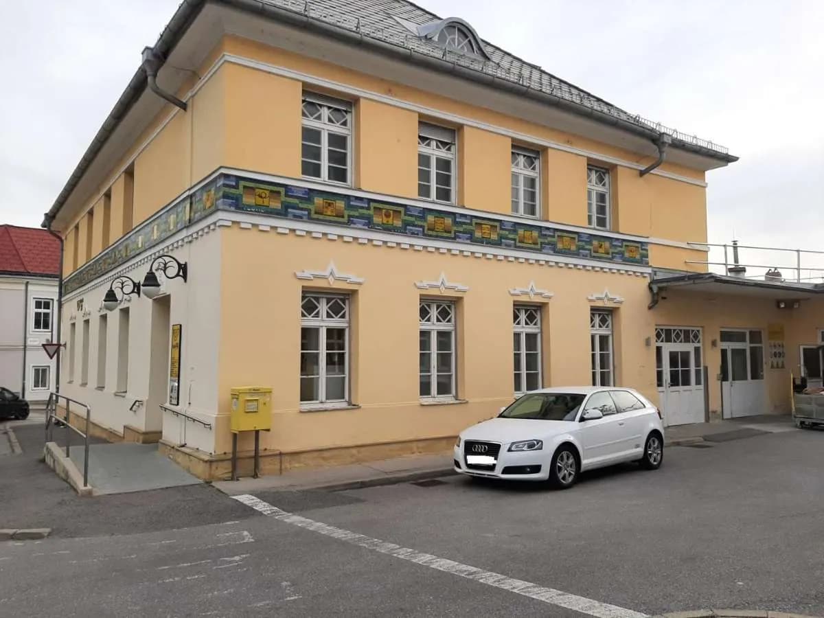 9-Zimmer-Gewerbeimmobilie mieten in Eisenstadt – 221 m², € 2.508