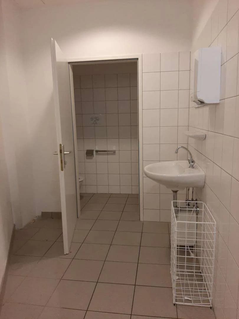 9-Zimmer-Gewerbeimmobilie mieten in Eisenstadt – 221 m², € 2.508 – Bild 12 von 14