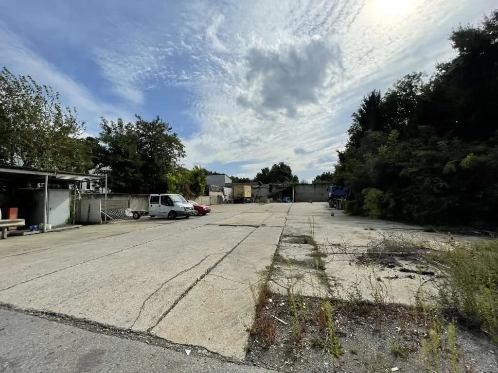 Immobilie mieten in Eisenstadt - Umgebung – 1 400 m², € 1.960