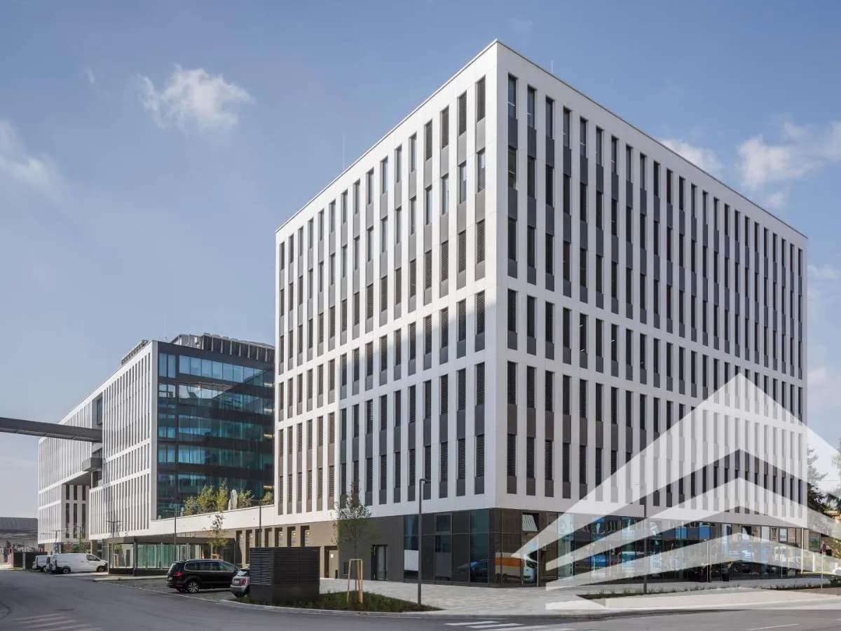 Gewerbeimmobilie mieten in Linz – 1 090 m², € 19.312