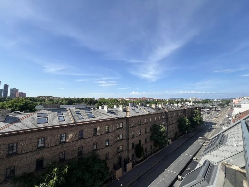 4-Zimmer-Wohnung mieten in Wien – 105,56 m², € 1.895