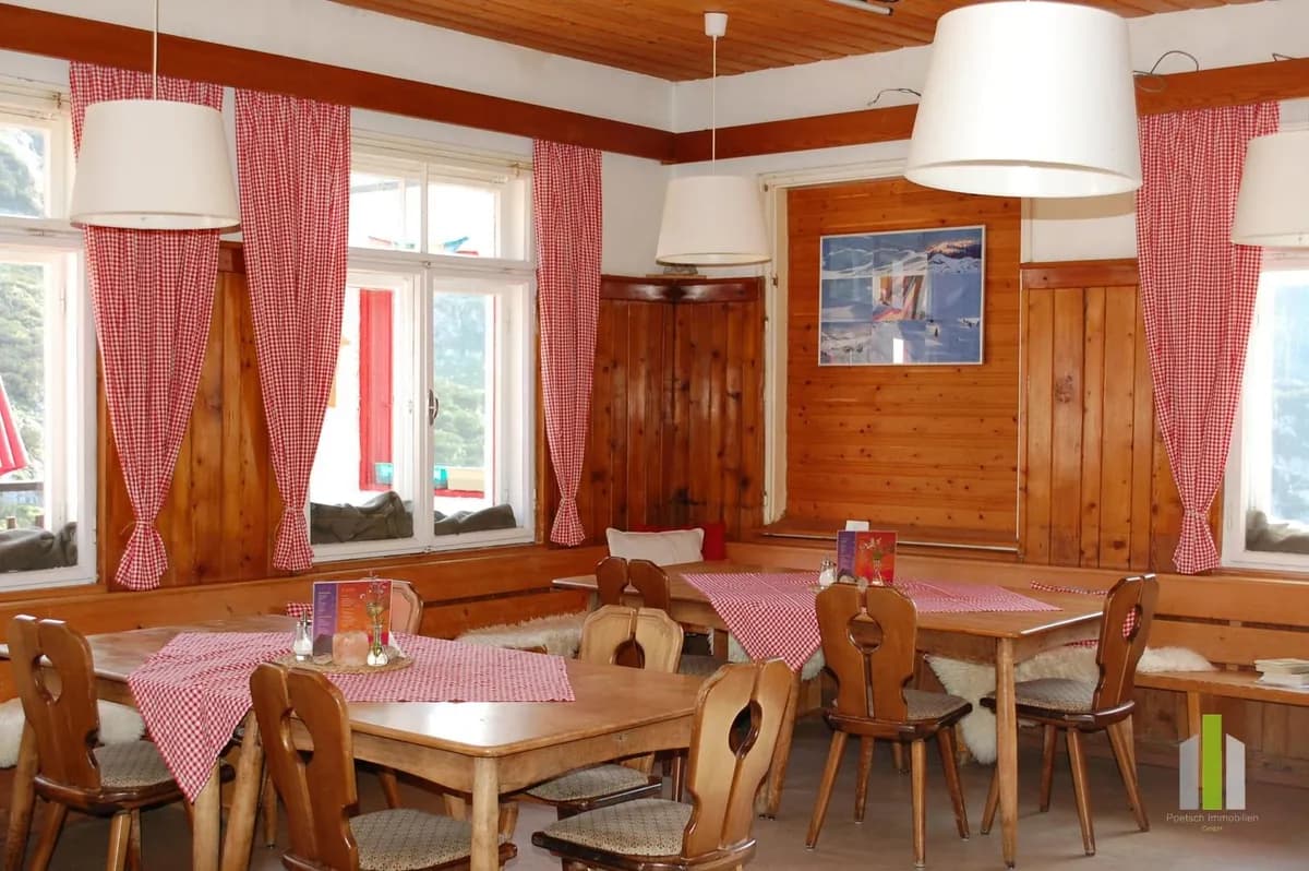 Immobilie kaufen in Gmunden – 850 m², € 1.590.000 – Bild 1 von 17