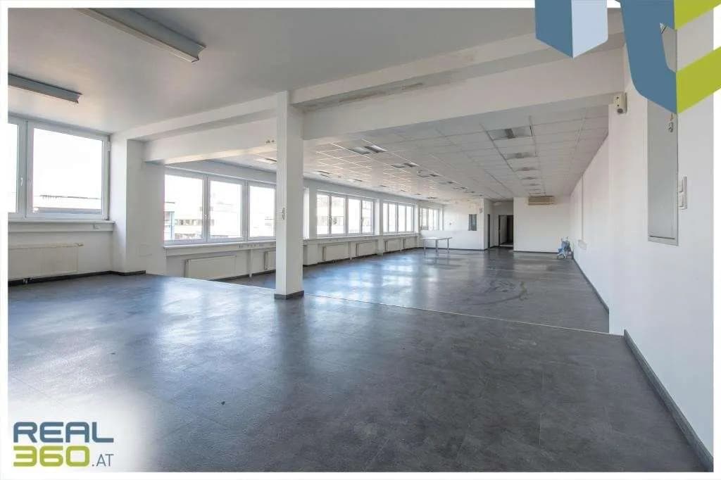 Gewerbeimmobilie mieten in Wels – 300 m², € 1.944