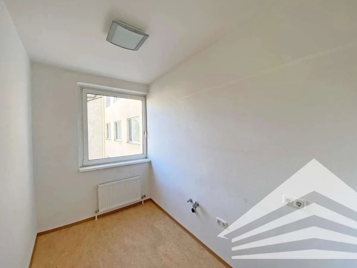 7-Zimmer-Gewerbeimmobilie mieten in Linz – 142 m², € 880 – Bild 7 von 11