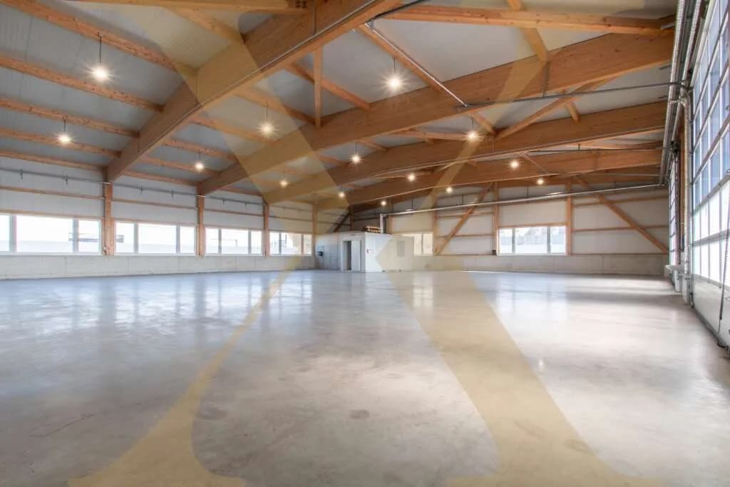 Gewerbeimmobilie mieten in Perg – 723 m², € 3.970