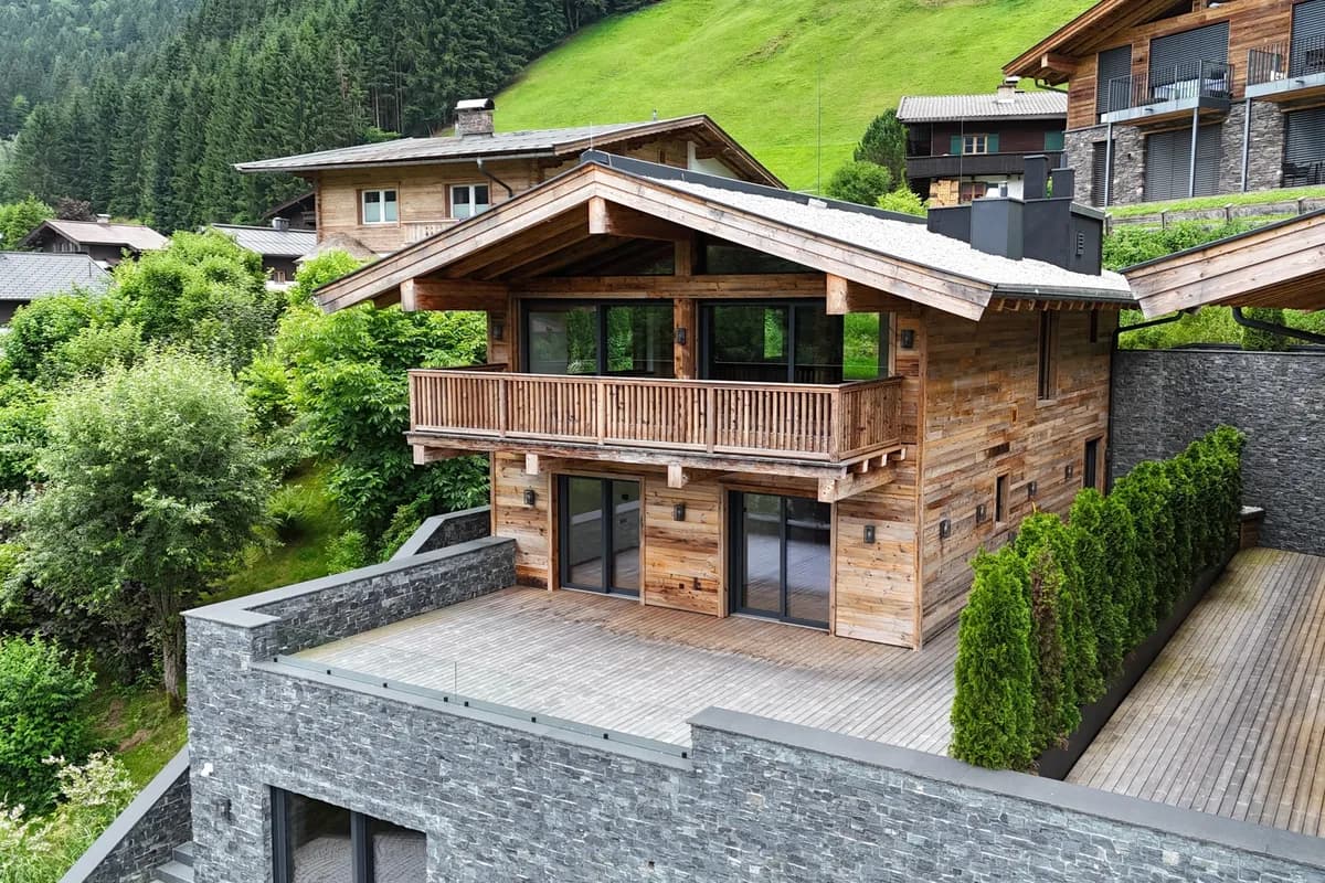 5-Zimmer-Immobilie mieten in Kitzbühel – 249 m², € 9.500