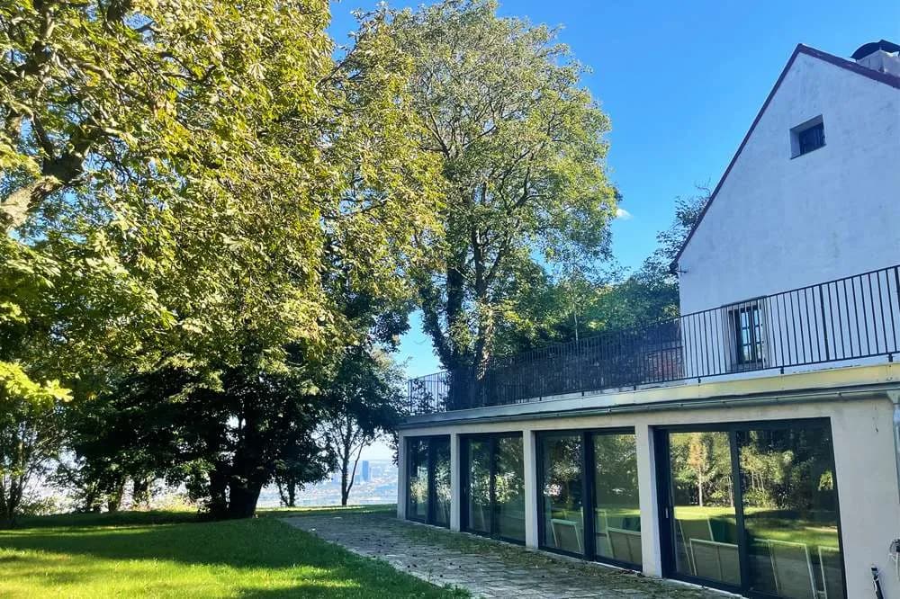 9-Zimmer-Immobilie mieten in Wien – 430 m², € 8.250 – Bild 1 von 11