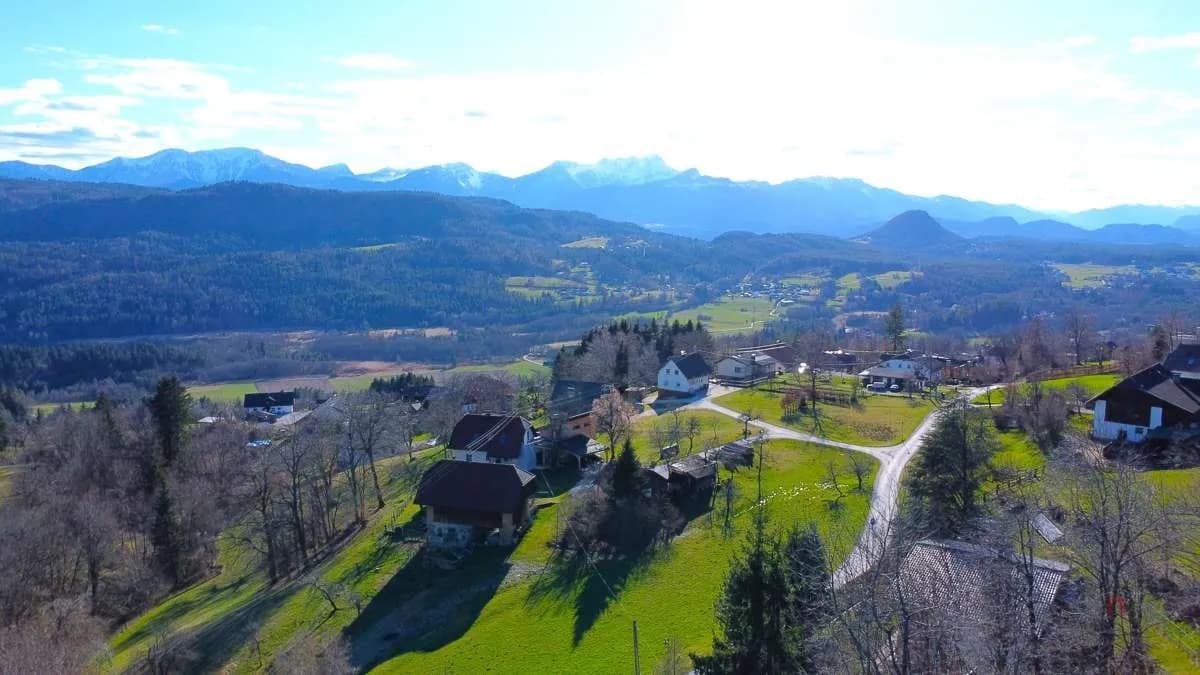 5-Zimmer-Haus kaufen in Klagenfurt Land – 200 m², € 490.000 – Bild 2 von 46