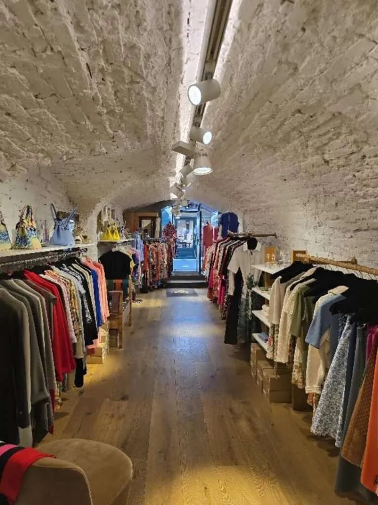 Gewerbeimmobilie kaufen in Salzburg Stadt – 38 m², € 945.000 – Bild 3 von 6
