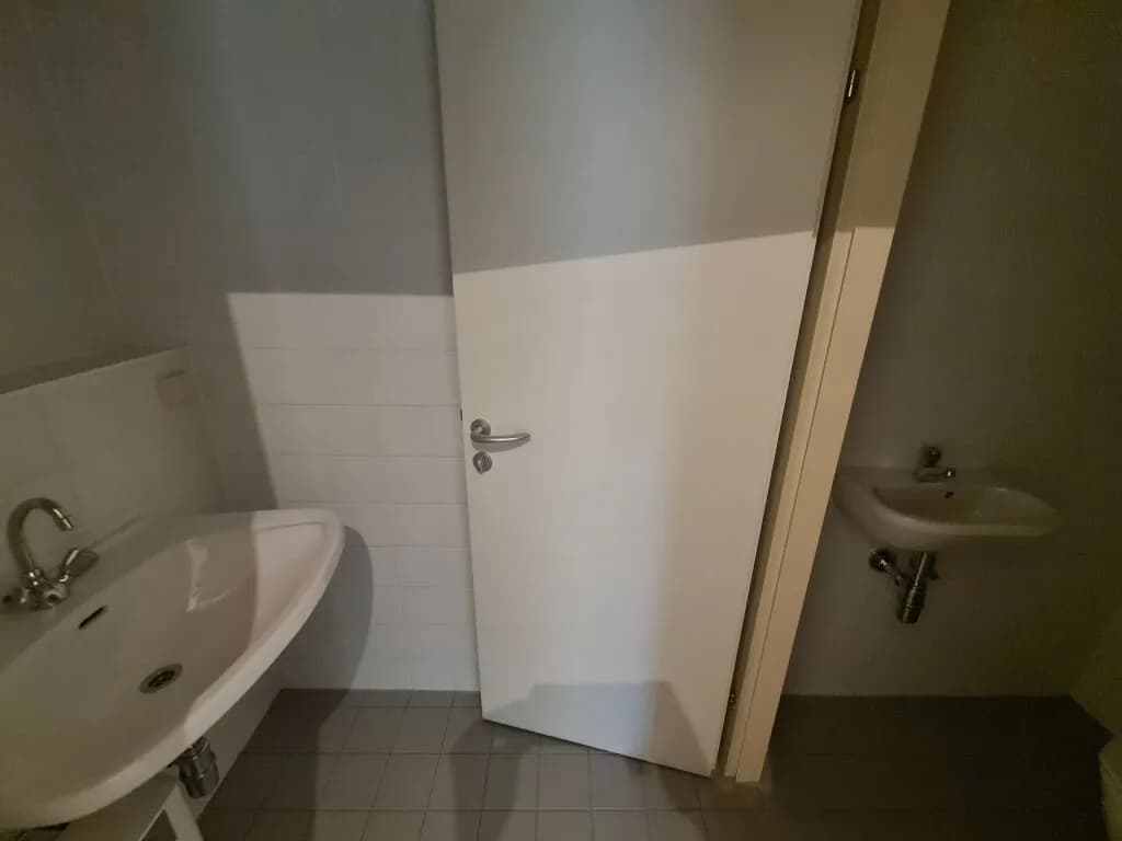 2-Zimmer-Gewerbeimmobilie mieten in Wien – 110,1 m², € 1.125 – Bild 13 von 15