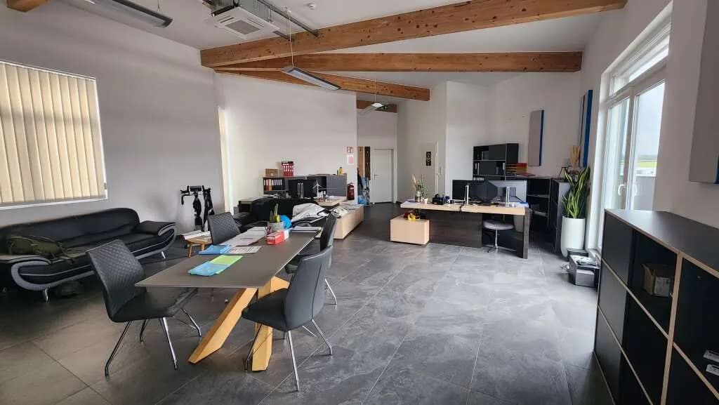 Gewerbeimmobilie mieten in Wiener Neustadt – 371 m², € 3.836 – Bild 2 von 30