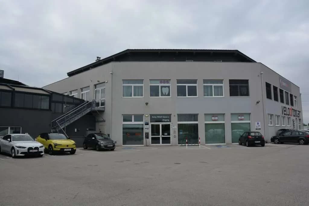 Gewerbeimmobilie mieten in Wiener Neustadt – 371 m², € 3.836 – Bild 19 von 30