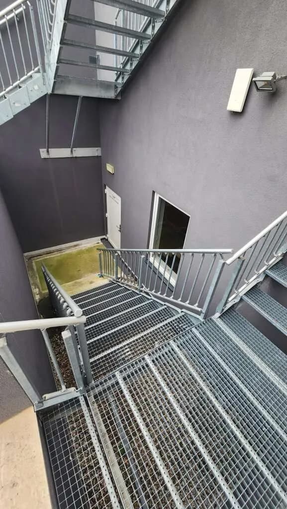 Gewerbeimmobilie mieten in Wiener Neustadt – 371 m², € 3.836 – Bild 21 von 30