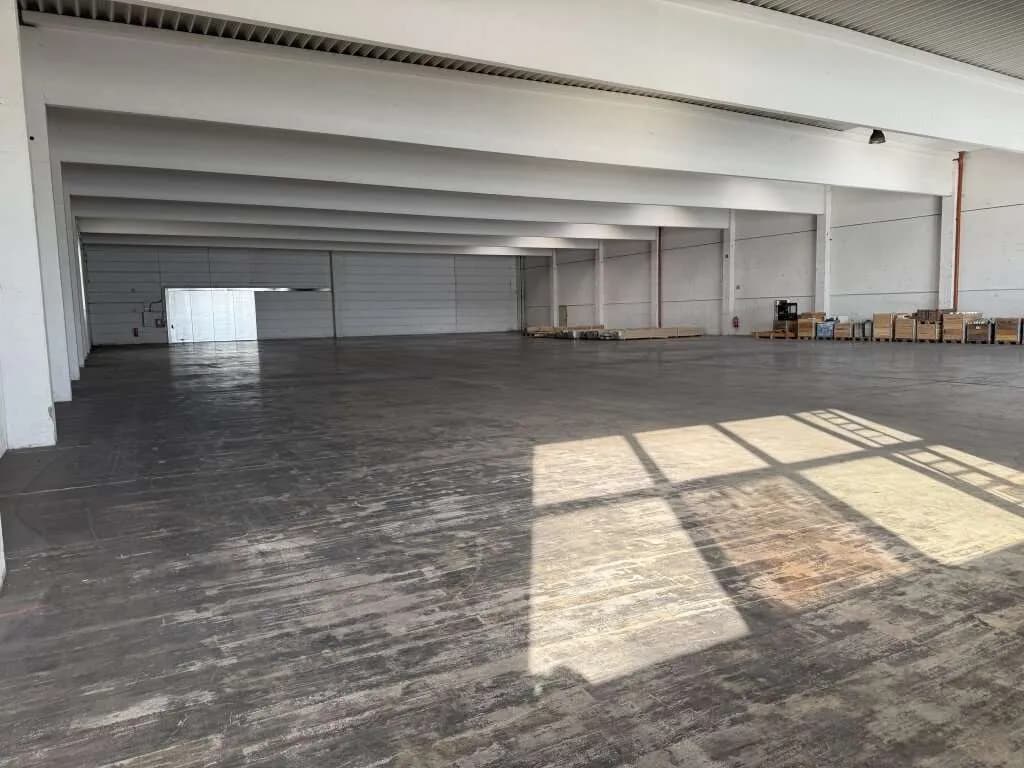 Gewerbeimmobilie mieten in Wiener Neustadt – 1 589 m², € 7.944 – Bild 2 von 5