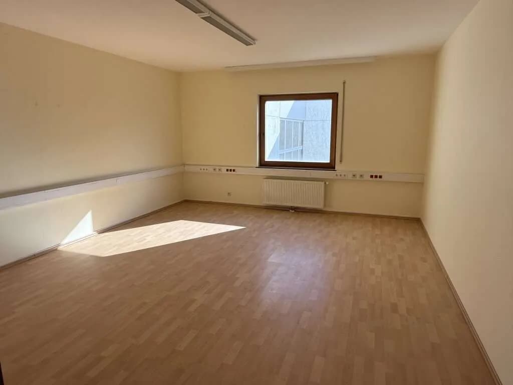 Gewerbeimmobilie mieten in Wiener Neustadt – € 1.097 – Bild 4 von 5