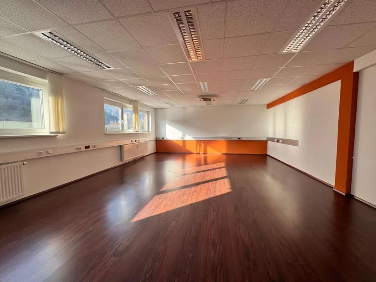 1-Zimmer-Gewerbeimmobilie mieten in Leoben – 61 m², € 976