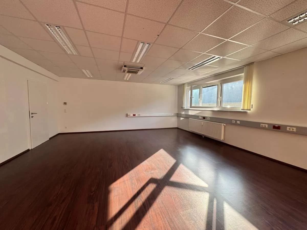 1-Zimmer-Gewerbeimmobilie mieten in Leoben – 61 m², € 976 – Bild 2 von 3