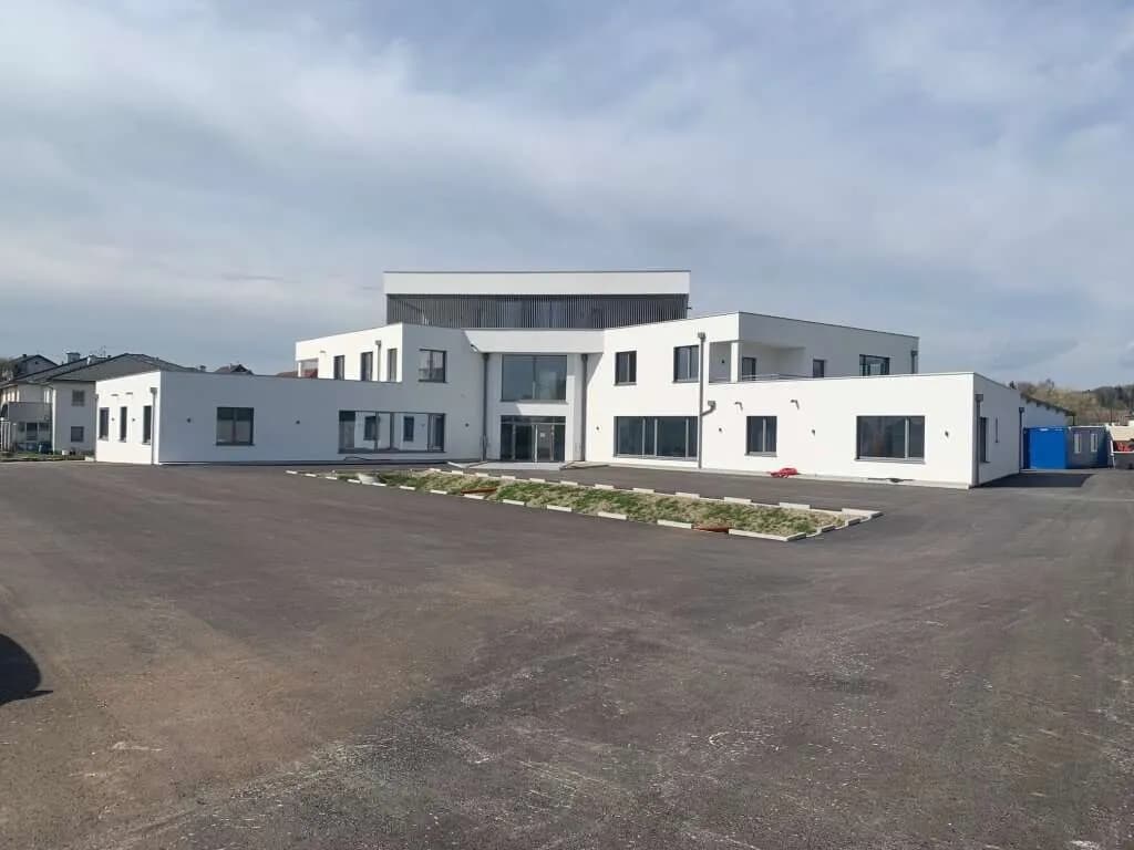 Gewerbeimmobilie mieten in Vöcklabruck – 139 m², € 1.860