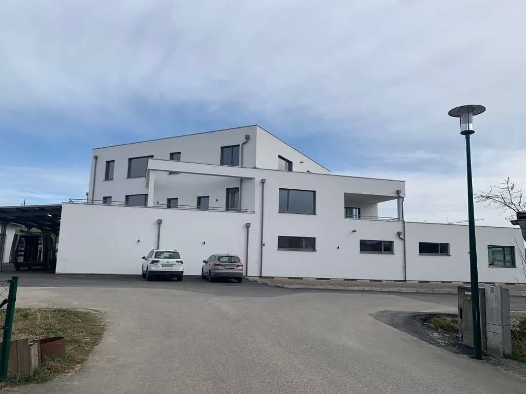 Gewerbeimmobilie mieten in Vöcklabruck – 139 m², € 1.860 – Bild 2 von 17