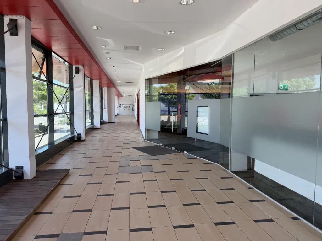 Gewerbeimmobilie kaufen in Wiener Neustadt – 3 140 m² – Bild 3 von 11