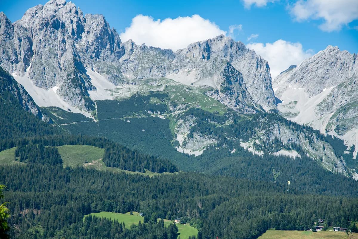 8-Zimmer-Gewerbeimmobilie kaufen in Kufstein – 247 m², € 1.990.000 – Bild 3 von 3