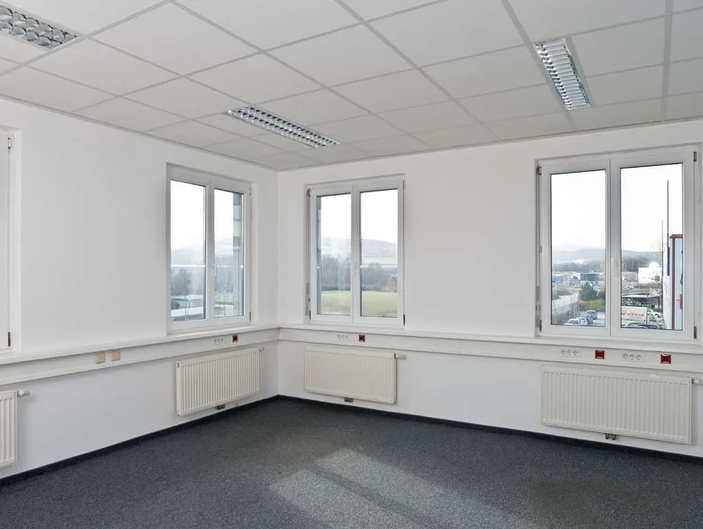 4-Zimmer-Gewerbeimmobilie mieten in Mödling – 142 m², € 1.709