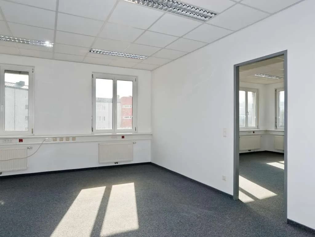 4-Zimmer-Gewerbeimmobilie mieten in Mödling – 142 m², € 1.709 – Bild 2 von 9