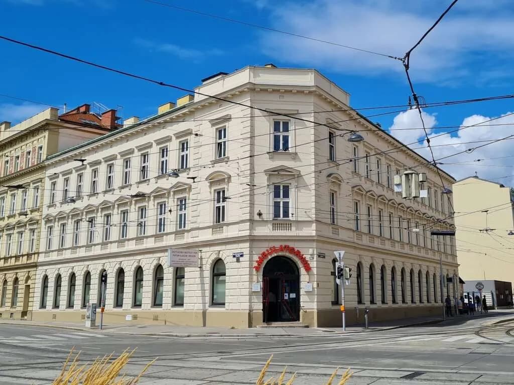 12-Zimmer-Gewerbeimmobilie kaufen in Wien – 515 m², € 1.190.000