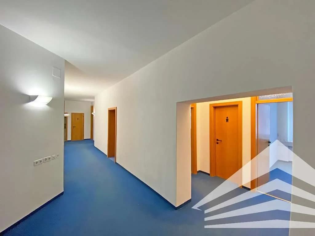 8-Zimmer-Gewerbeimmobilie mieten in Linz – 182 m², € 1.502