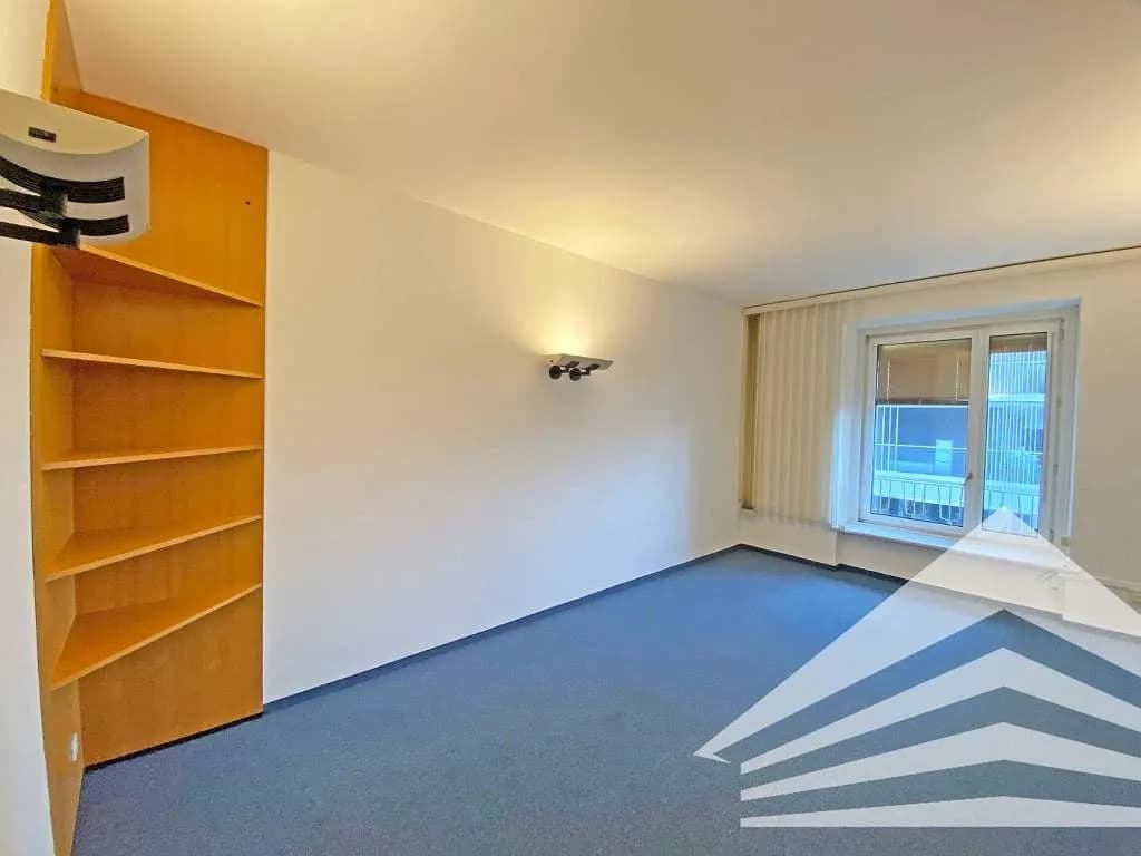 8-Zimmer-Gewerbeimmobilie mieten in Linz – 182 m², € 1.502 – Bild 2 von 10