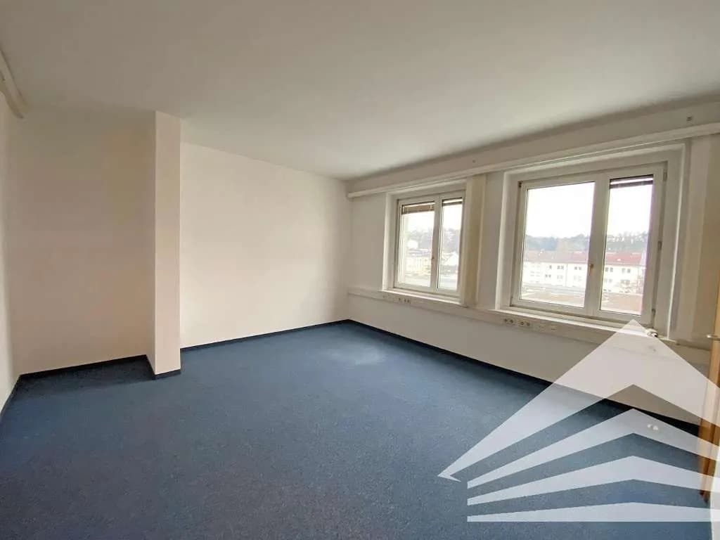 8-Zimmer-Gewerbeimmobilie mieten in Linz – 182 m², € 1.502 – Bild 5 von 10