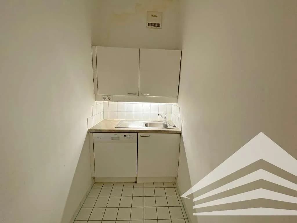 8-Zimmer-Gewerbeimmobilie mieten in Linz – 182 m², € 1.502 – Bild 8 von 10