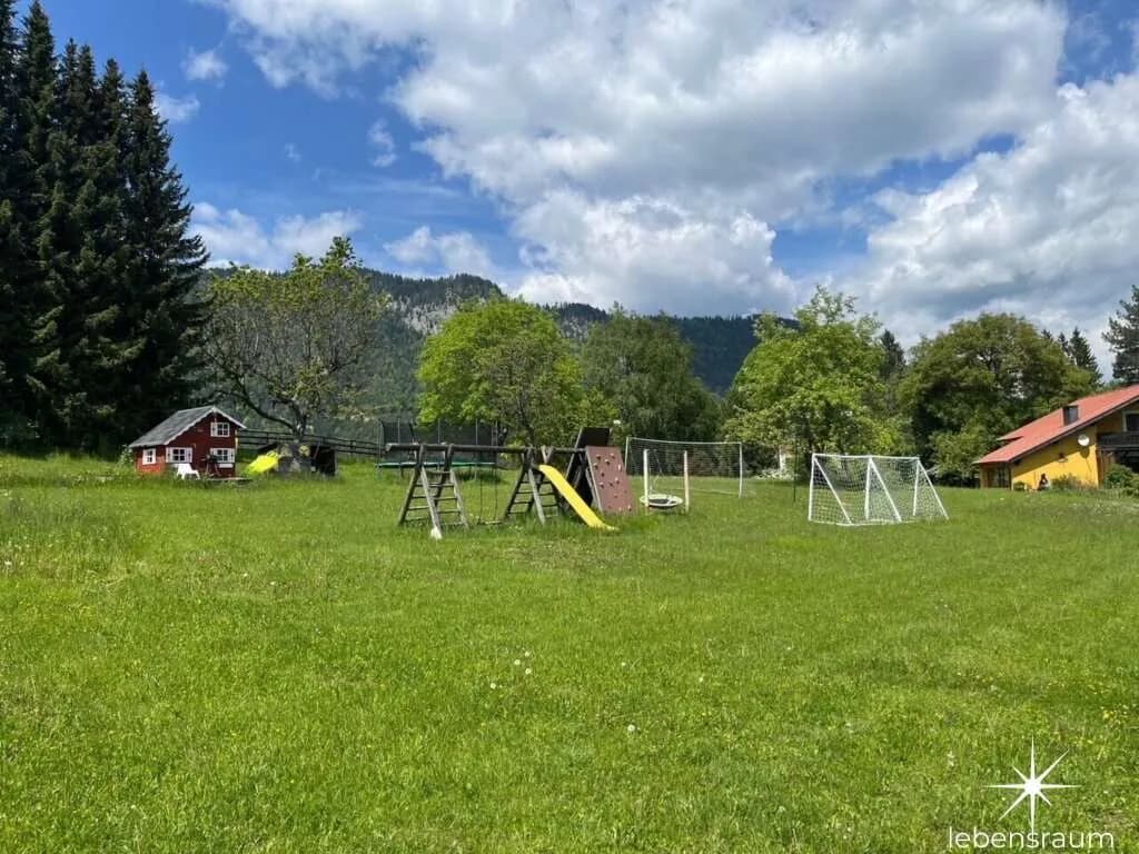 Grundstück kaufen in Villach – 2 142 m², € 425.000