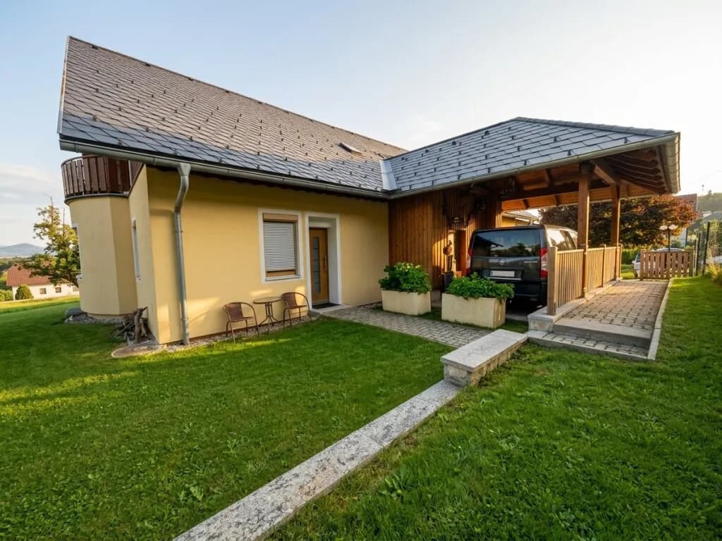2-Zimmer-Gewerbeimmobilie mieten in Gmunden – 60 m², € 645 – Bild 2 von 6