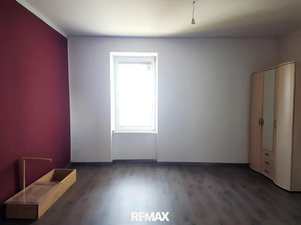 7-Zimmer-Haus kaufen in Neunkirchen – 219 m², € 199.000 – Bild 8 von 19